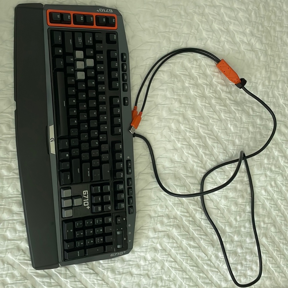 Logitech G7 10 plus mechanical keyboard
